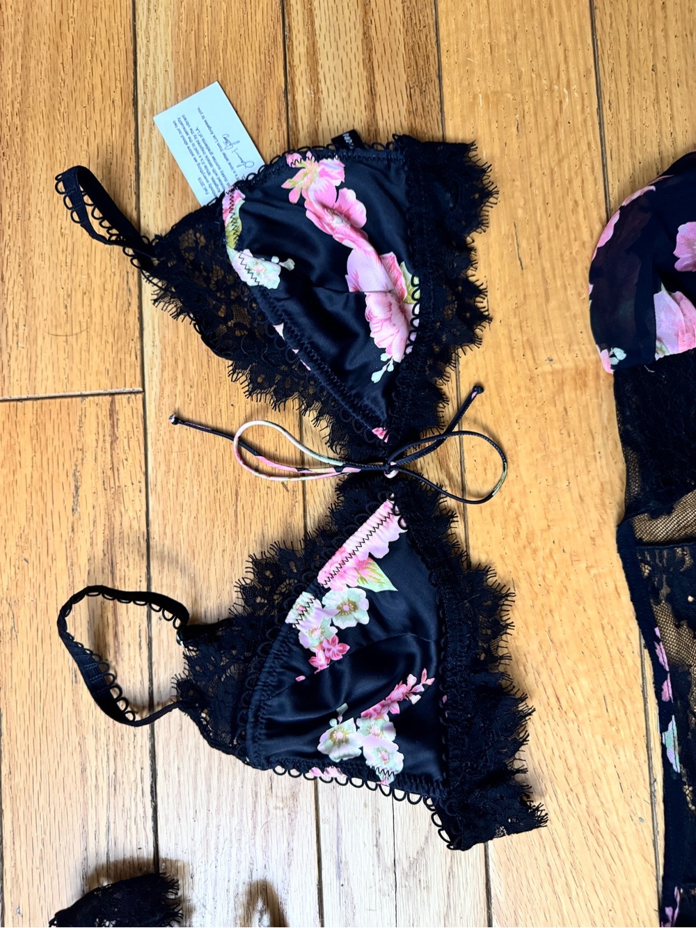 Victoria's Secret Black Floral Lace Strapless Chemise Set - Picture 5 of 8